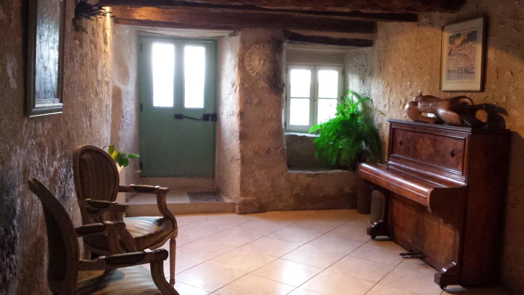 La Maison De Chloe Senouillac Bagian luar foto